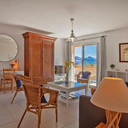 Апартаменты Casa Notte Spacieux Calme Et Centre De 15 Min A Pied Кальви