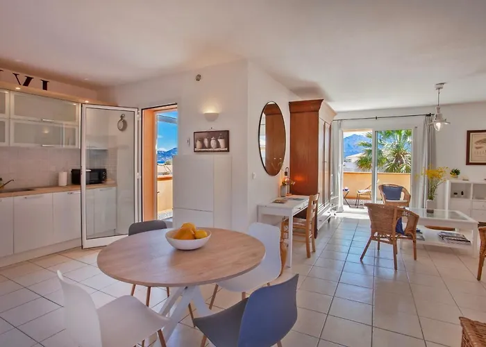 Casa Notte Spacieux Calme Et Centre De 15 Min à Pied Appartement Calvi (Corsica)